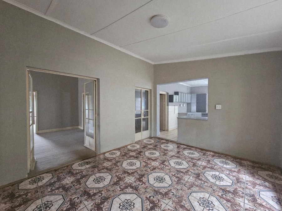 5 Bedroom Property for Sale in Ladybrand Free State